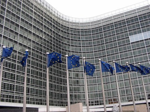 Ευρωπαϊκή Επιτροπή: Επενδυτική πρωτοβουλία 37 δισ. ευρώ, 8 δισ. για την δανειοδότηση 100.000 επιχειρήσεων