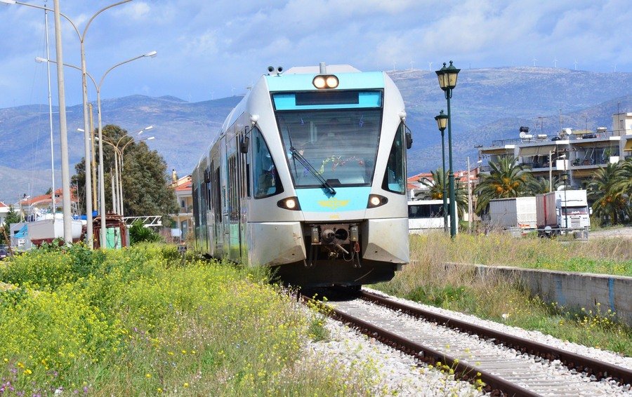 Θεσσαλονίκη: Φρένο σε δύο αμαξοστοιχίες του ΟΣΕ λόγω τεχνικού προβλήματος.